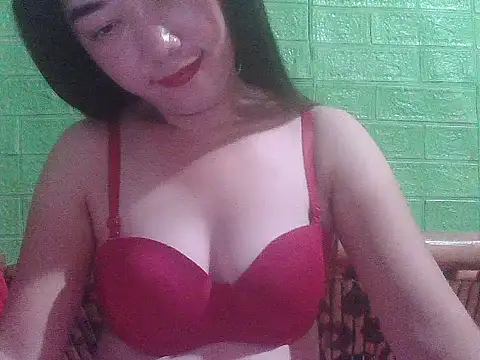 Snapshot of lucky_rona chatting on 09/21/25, 11:45 lucky rona online show from 09/21/25, 11:45