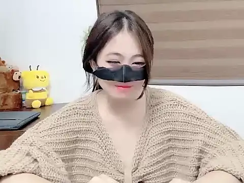 Snapshot of Amelia-babee chatting on 10/08/25, 12:25 Amelia-babee online show from 10/08/25, 12:25