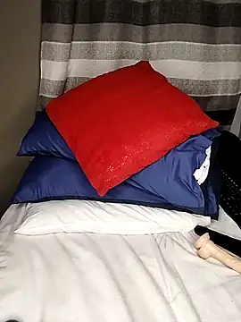 Berryangel03 online show from 10/28/25, 02:04