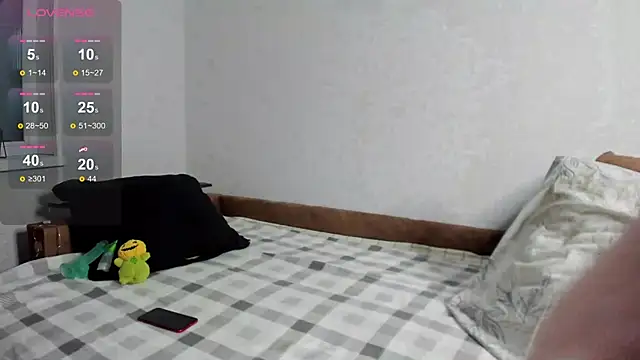 Snapshot of Deli_lowes chatting on 11/12/25, 03:18 Deli lowes online show from 11/12/25, 03:18