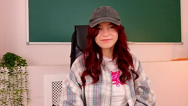 Snapshot of NoraHaynes chatting on 06/19/26, 01:43 NoraHaynes online show from 06/19/26, 01:43