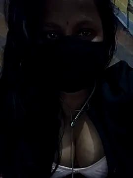 Snapshot of shalubhabhi69 chatting on 11/29/25, 06:11 shalubhabhi69 online show from 11/29/25, 06:11