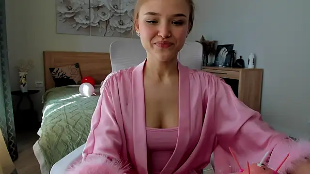 flooora 0 online show from 05/12/26, 01:25