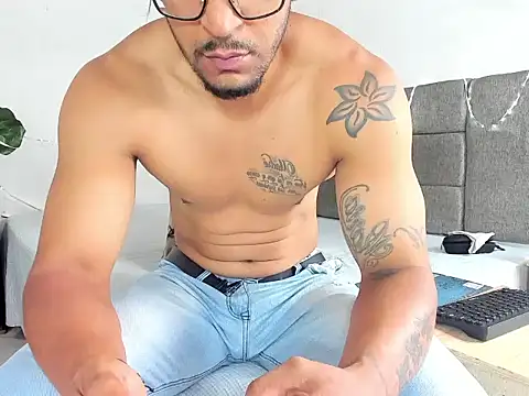 Snapshot of Edy_coltt chatting on 01/14/26, 02:01 Edy coltt online show from 01/14/26, 02:01