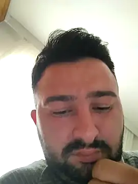 Aliyeni1 online show from 11/30/25, 01:37