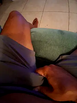 Snapshot of pullitoff chatting on 09/30/25, 12:37 pullitoff online show from 09/30/25, 12:37