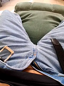 Snapshot of pullitoff chatting on 11/28/25, 07:16 pullitoff online show from 11/28/25, 07:16