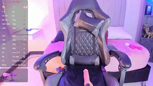 Snapshot of Scarlett21__ chatting on 12/13/25, 07:53 Scarlett21 online show from 12/13/25, 07:53