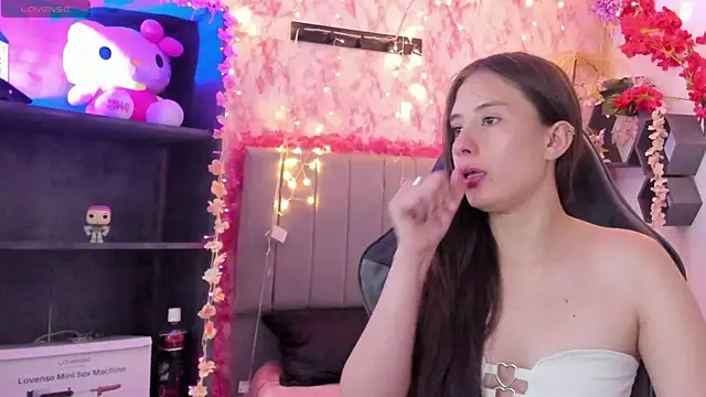 Scarlett21   online show from 04/15/26, 07:21