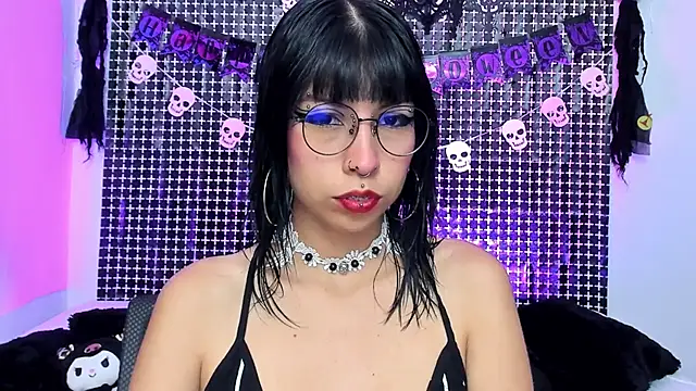 Snapshot of Rose_72 chatting on 10/13/25, 08:20 Rose 72 online show from 10/13/25, 08:20
