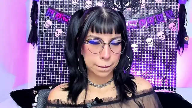 Snapshot of Rose_72 chatting on 10/14/25, 07:58 Rose 72 online show from 10/14/25, 07:58