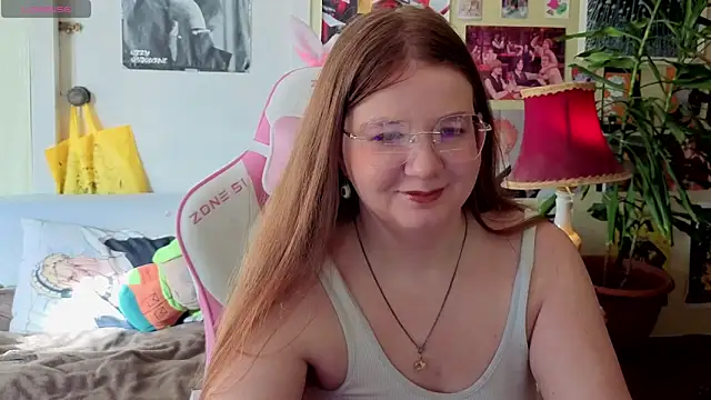 Snapshot of Sienna-Cow chatting on 09/28/25, 11:37 Sienna-Cow online show from 09/28/25, 11:37