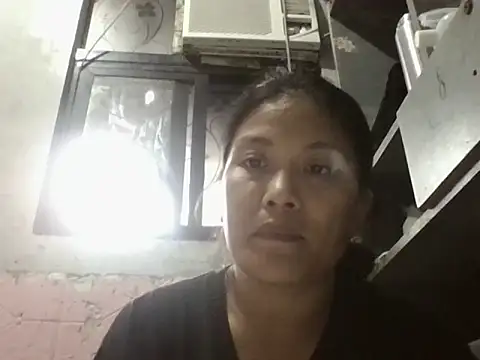 Snapshot of Uniquebeauty32 chatting on 11/03/25, 05:31 Uniquebeauty32 online show from 11/03/25, 05:31