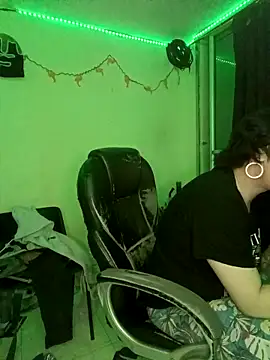 Snapshot of saenzjulieta1 chatting on 09/19/25, 02:35 saenzjulieta1 online show from 09/19/25, 02:35