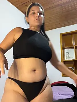 Snapshot of Alina0 chatting on 11/30/25, 10:25 Alina0 online show from 11/30/25, 10:25