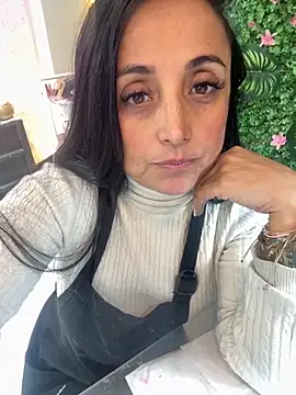 hotadhara01 online show from 11/04/25, 08:52