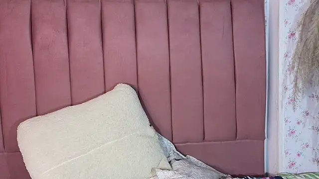 Hela Collins online show from 09/28/25, 03:56