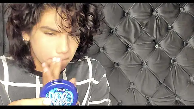 Snapshot of bxby_dolls chatting on 10/08/25, 01:47 bxby dolls online show from 10/08/25, 01:47