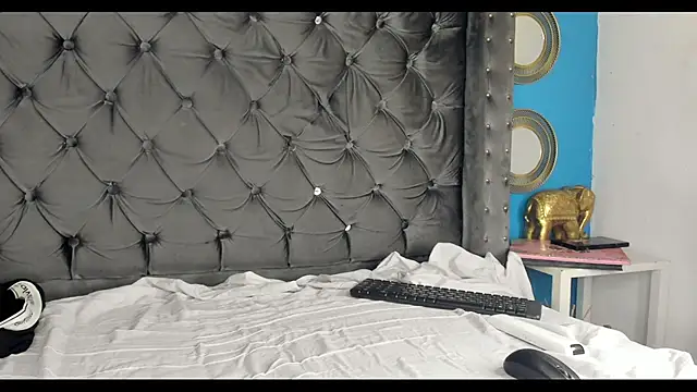 Snapshot of bxby_dolls chatting on 10/10/25, 03:27 bxby dolls online show from 10/10/25, 03:27