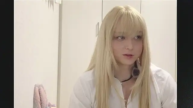 Mia032 online show from 10/25/25, 02:02