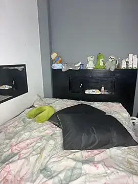 Kailertwink online show from 12/01/25, 05:34