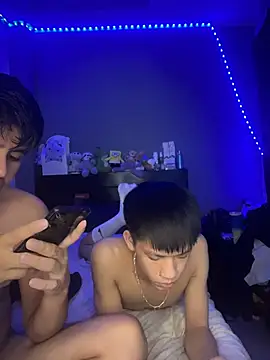 Kailertwink online show from 04/10/26, 02:39