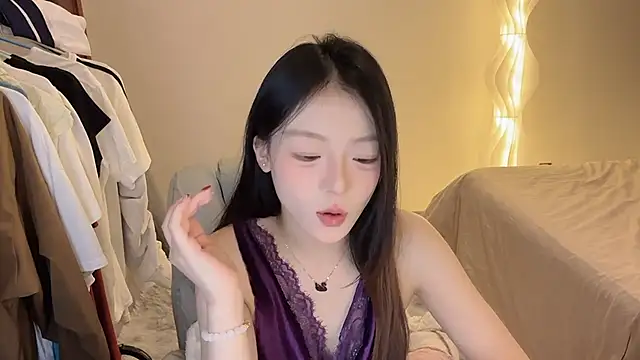 Robin-o3 online show from 11/26/25, 04:19