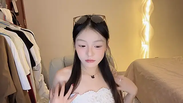 Robin-o3 online show from 11/28/25, 03:36