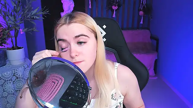 Stef Nicks online show from 12/01/25, 09:03