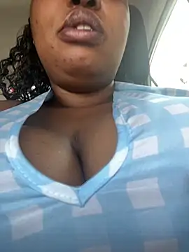 Snapshot of SEXYBOOBS21D chatting on 11/12/25, 06:03 SEXYBOOBS21D online show from 11/12/25, 06:03