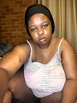 Snapshot of SEXYBOOBS21D chatting on 12/04/25, 01:48 SEXYBOOBS21D online show from 12/04/25, 01:48