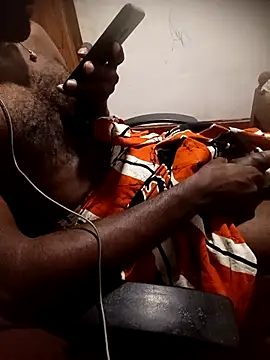 Snapshot of Dhanu9712 chatting on 09/16/25, 04:08 Dhanu9712 online show from 09/16/25, 04:08