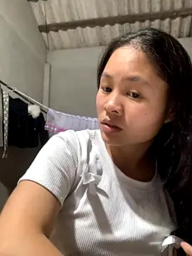 Snapshot of NhuFox chatting on 10/05/25, 01:09 NhuFox online show from 10/05/25, 01:09