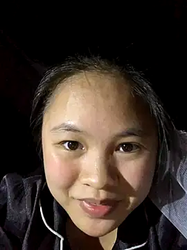 Snapshot of NhuFox chatting on 10/27/25, 12:31 NhuFox online show from 10/27/25, 12:31