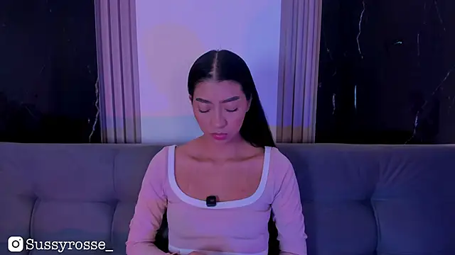 Snapshot of Sussyrosse_ chatting on 11/22/25, 08:19 Sussyrosse online show from 11/22/25, 08:19