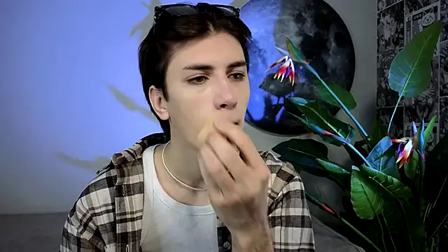 Oliver Starboy online show from 10/11/25, 04:44
