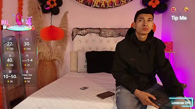 Snapshot of AmelieAndAce chatting on 11/01/25, 12:51 AmelieAndAce online show from 11/01/25, 12:51