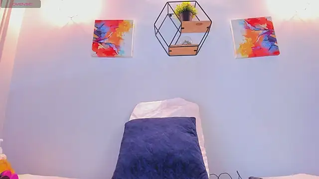 Snapshot of Violet_horny05 chatting on 11/21/25, 07:23 Violet horny05 online show from 11/21/25, 07:23