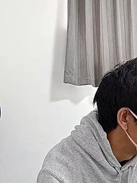 Snapshot of mitsuki0915 chatting on 11/17/25, 01:44 mitsuki0915 online show from 11/17/25, 01:44