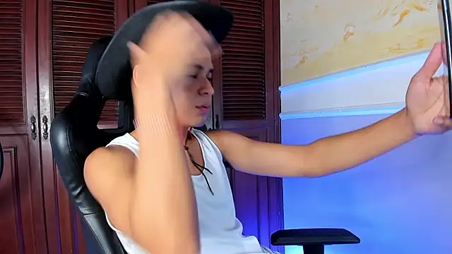 edy play online show from 10/21/25, 03:40