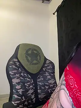 QUEENLAMIAXX online show from 04/18/26, 04:38