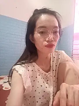 Snapshot of Lyly999 chatting on 10/08/25, 06:55 Lyly999 online show from 10/08/25, 06:55