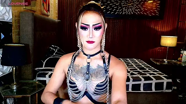 Snapshot of HorseCockDivine chatting on 07/07/26, 05:32 HorseCockDivine online show from 07/07/26, 05:32