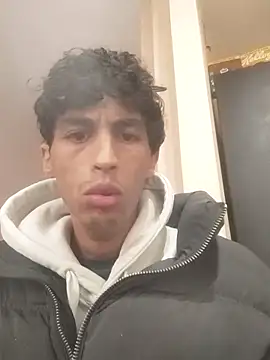 lusiboy96 online show from 10/30/25, 09:22