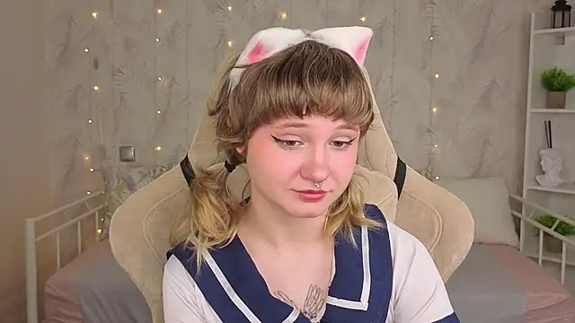 Tori Cutie online show from 05/27/26, 01:57