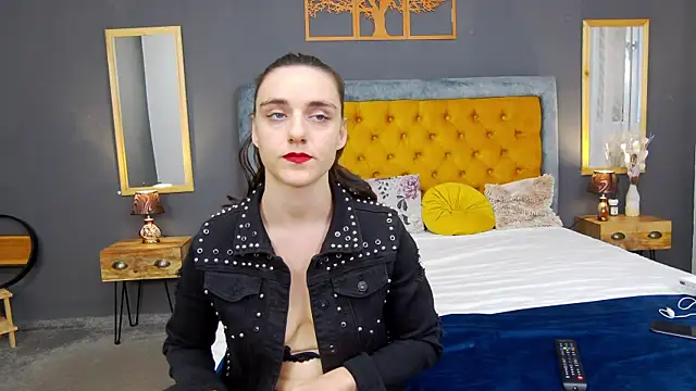 Jessica White  online show from 09/24/25, 04:49