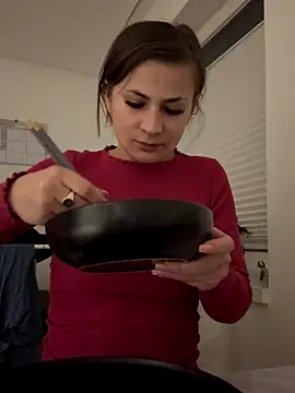 IsabellaEtha online show from 10/26/25, 10:25