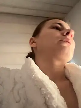 IsabellaEtha online show from 12/15/25, 10:08