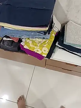 Snapshot of hothunk_7 chatting on 11/09/25, 10:24 hothunk 7 online show from 11/09/25, 10:24