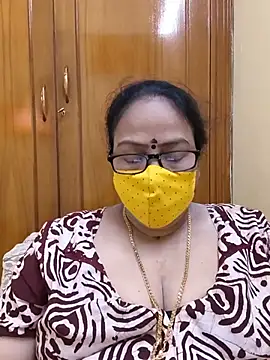 Snapshot of heera-rani chatting on 06/14/26, 06:15 heera-rani online show from 06/14/26, 06:15